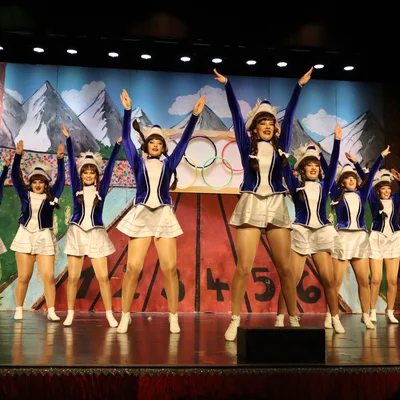 Dancing Diamonds