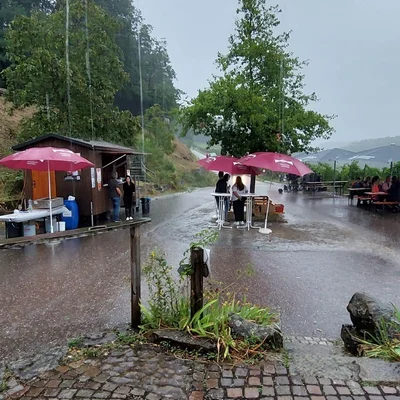 Weinausschank auf dem Zweifelberg