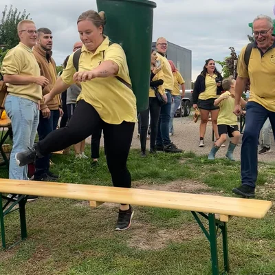 Drilltaufe und Weinausschank