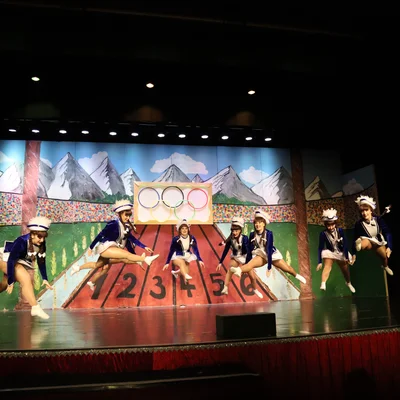 Dancing Diamonds