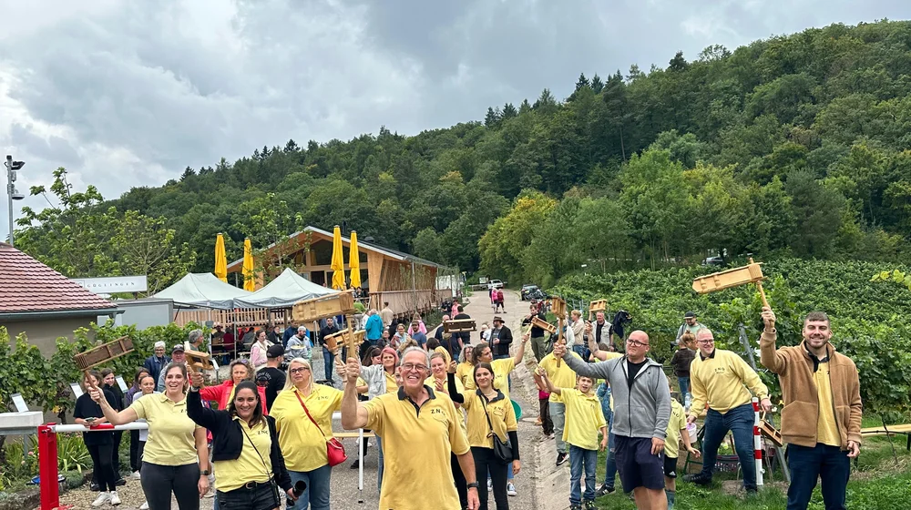 Drilltaufe und Weinausschank